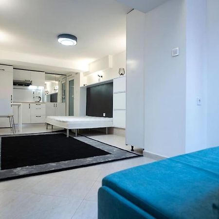 Studio With Courtyard Just Steps Away Vitosha Str Sofie Exteriér fotografie
