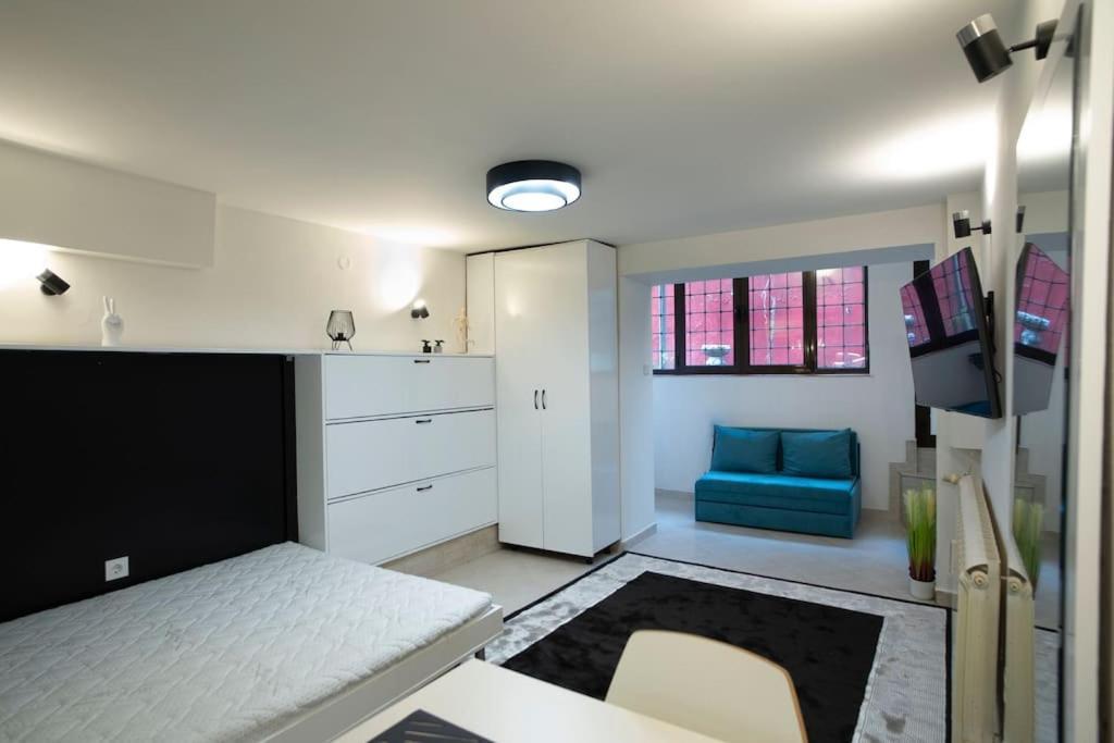 Studio With Courtyard Just Steps Away Vitosha Str Sofie Exteriér fotografie