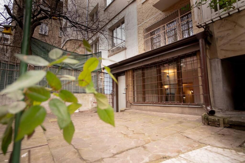 Studio With Courtyard Just Steps Away Vitosha Str Sofie Exteriér fotografie